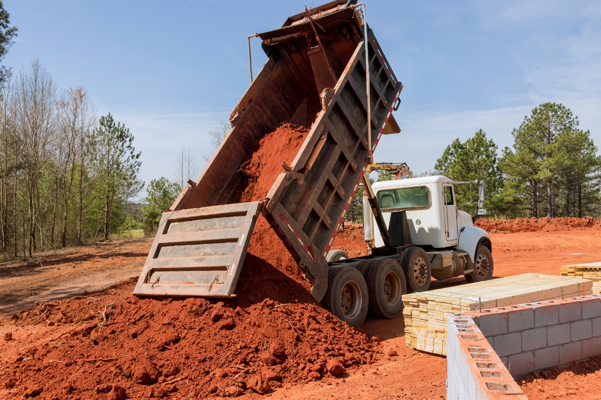 alquiler-de-maquinaria-liviana-y-pesada-alquilerderetroexcavadora-alquilerdeexcavadora-alquilerdeminicargador-alquilerdevolquete